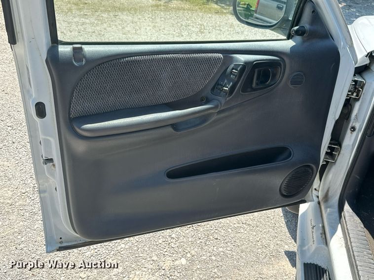 image for item MB9547 1998 Dodge Dakota  Club Cab pickup truck