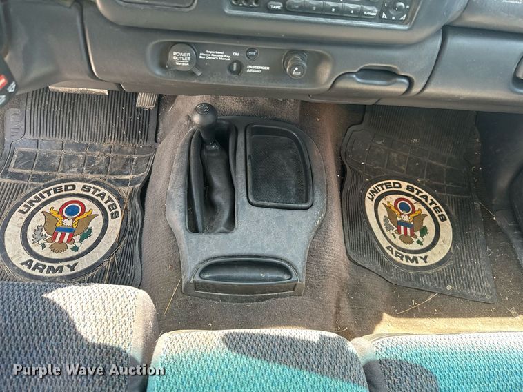 image for item MB9547 1998 Dodge Dakota  Club Cab pickup truck