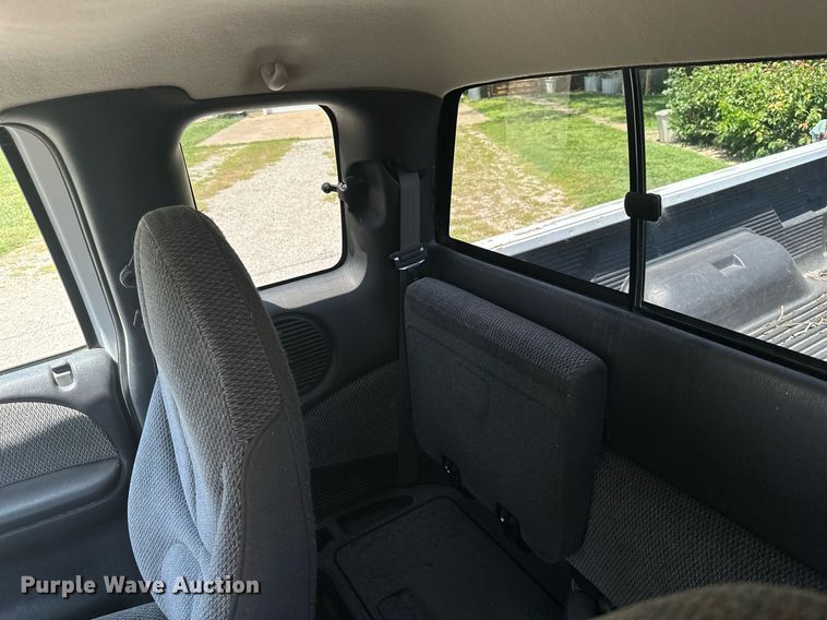 image for item MB9547 1998 Dodge Dakota  Club Cab pickup truck