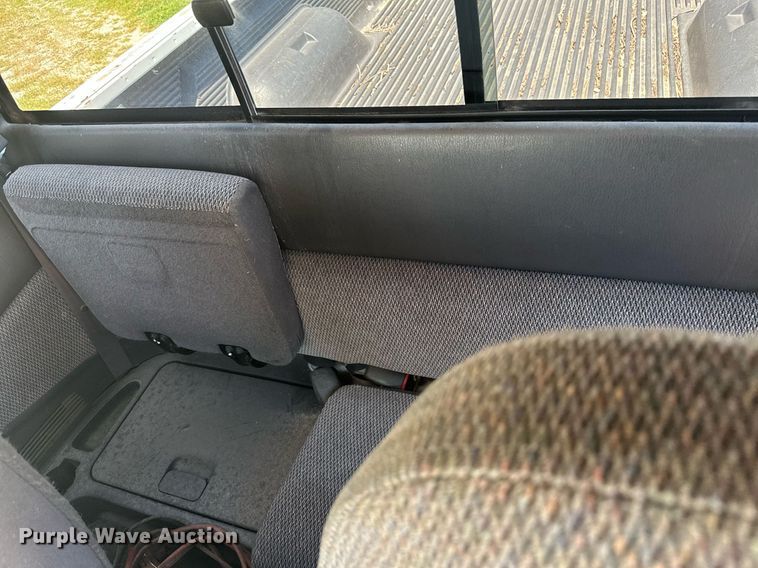 image for item MB9547 1998 Dodge Dakota  Club Cab pickup truck