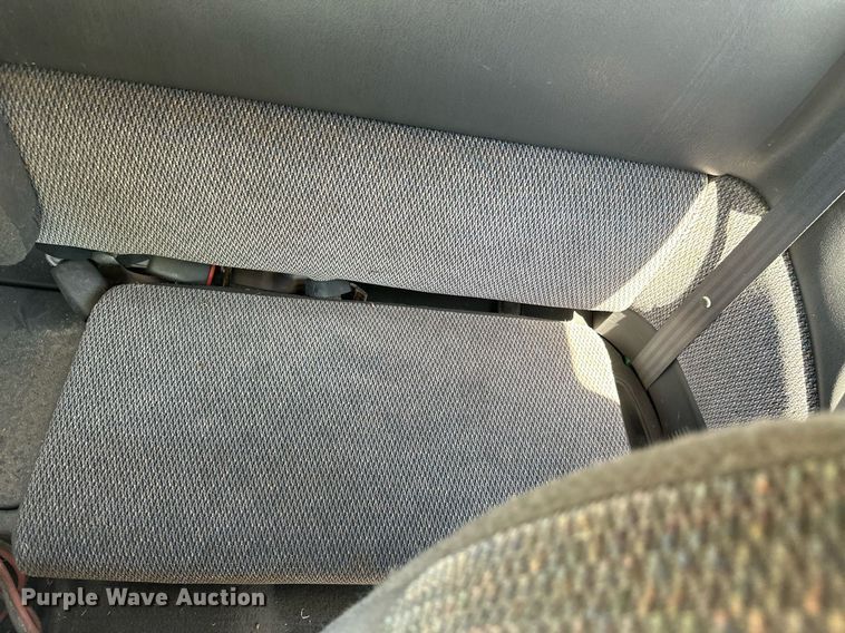 image for item MB9547 1998 Dodge Dakota  Club Cab pickup truck