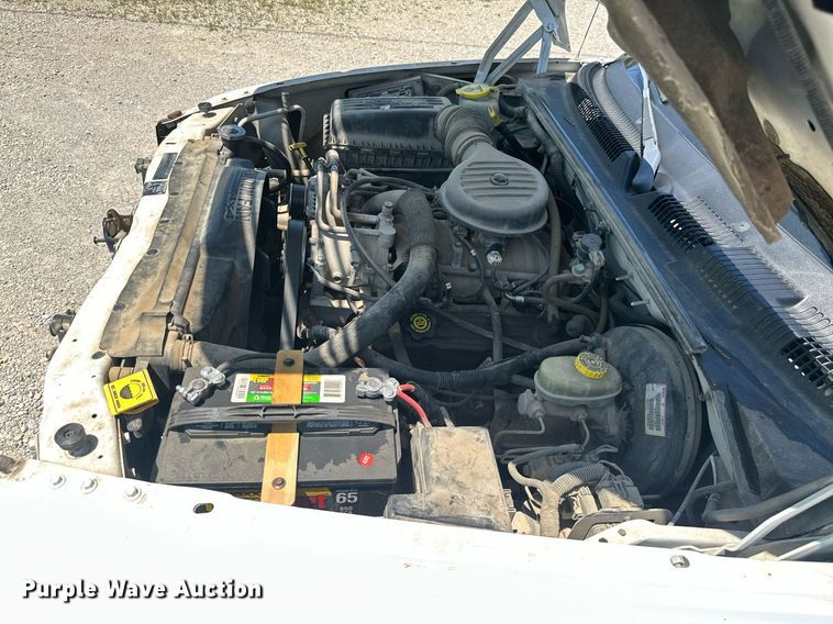 image for item MB9547 1998 Dodge Dakota  Club Cab pickup truck