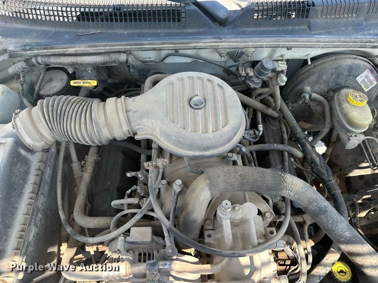 image for item MB9547 1998 Dodge Dakota  Club Cab pickup truck