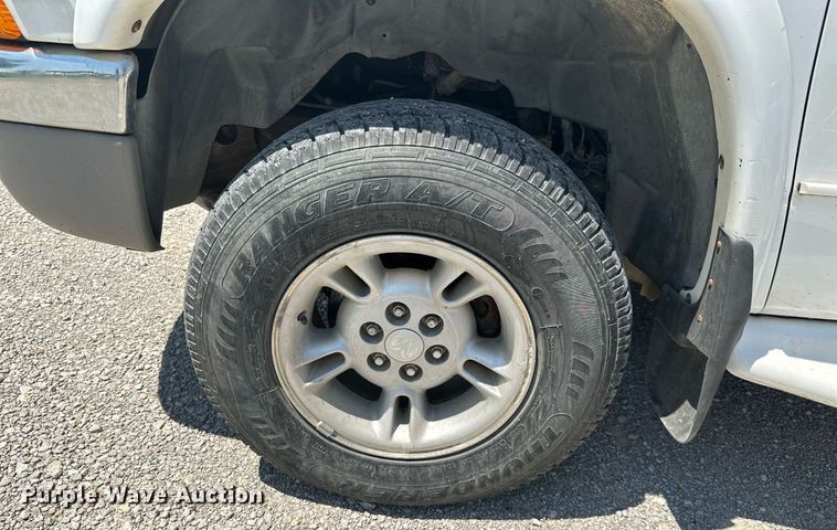 image for item MB9547 1998 Dodge Dakota  Club Cab pickup truck