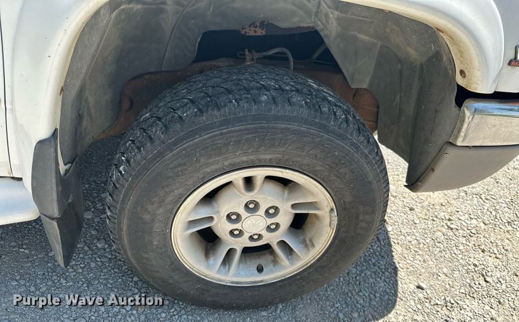 image for item MB9547 1998 Dodge Dakota  Club Cab pickup truck