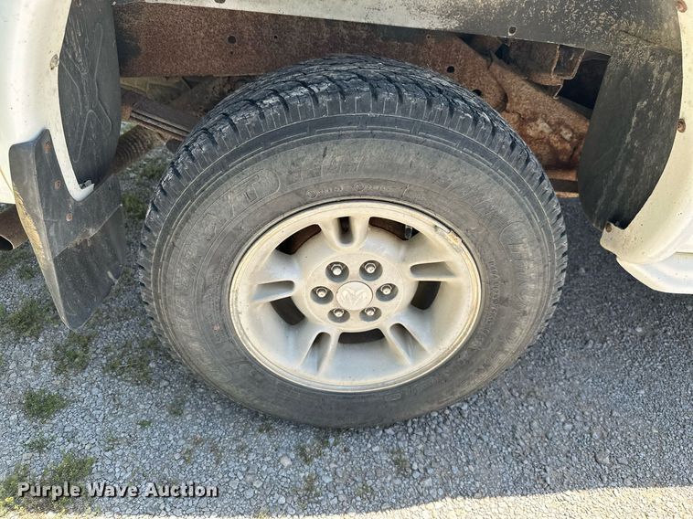 image for item MB9547 1998 Dodge Dakota  Club Cab pickup truck