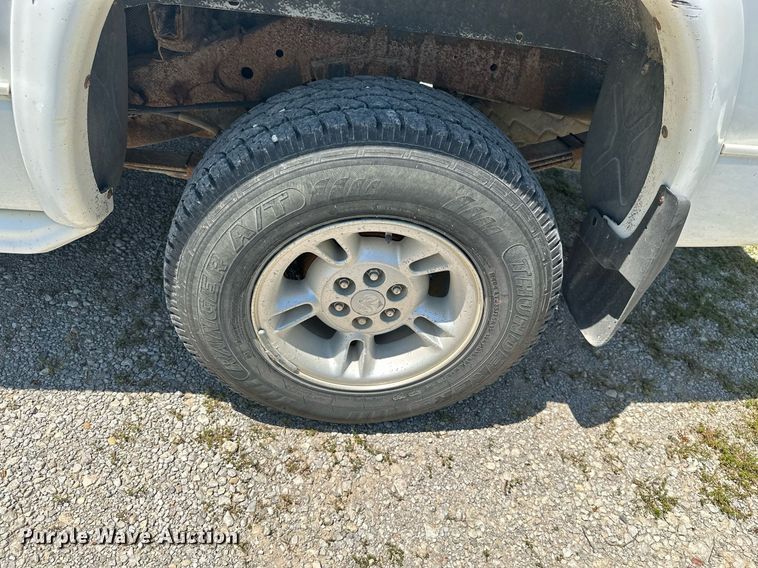 image for item MB9547 1998 Dodge Dakota  Club Cab pickup truck