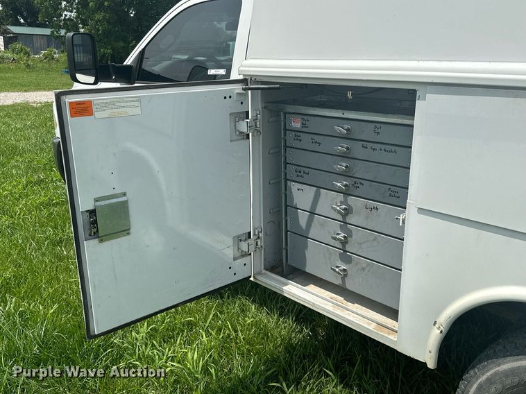 image for item MB9566 2011 Dodge Ram 3500  utility bed pickup truck