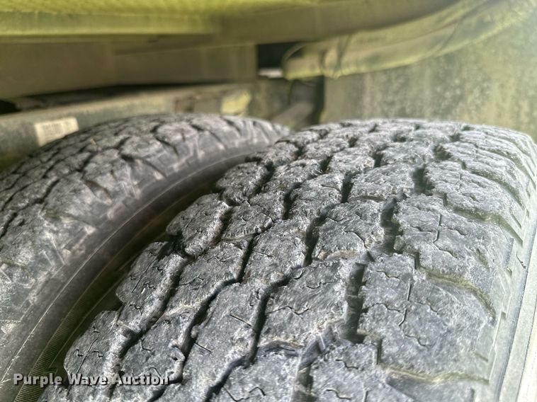 image for item MB9566 2011 Dodge Ram 3500  utility bed pickup truck