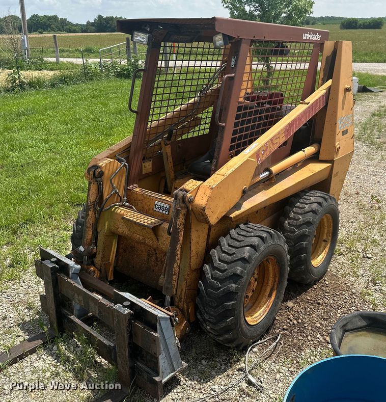 image for item MB9567 1987 Case 1835C  skid steer loader