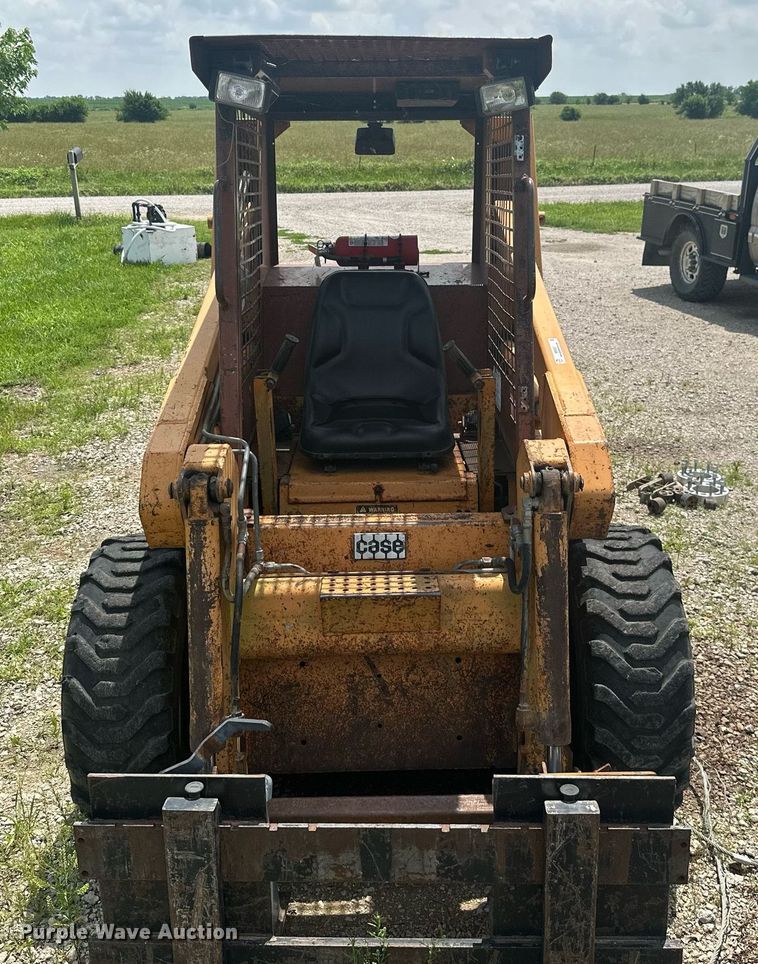 image for item MB9567 1987 Case 1835C  skid steer loader
