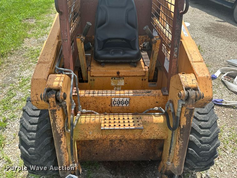 image for item MB9567 1987 Case 1835C  skid steer loader