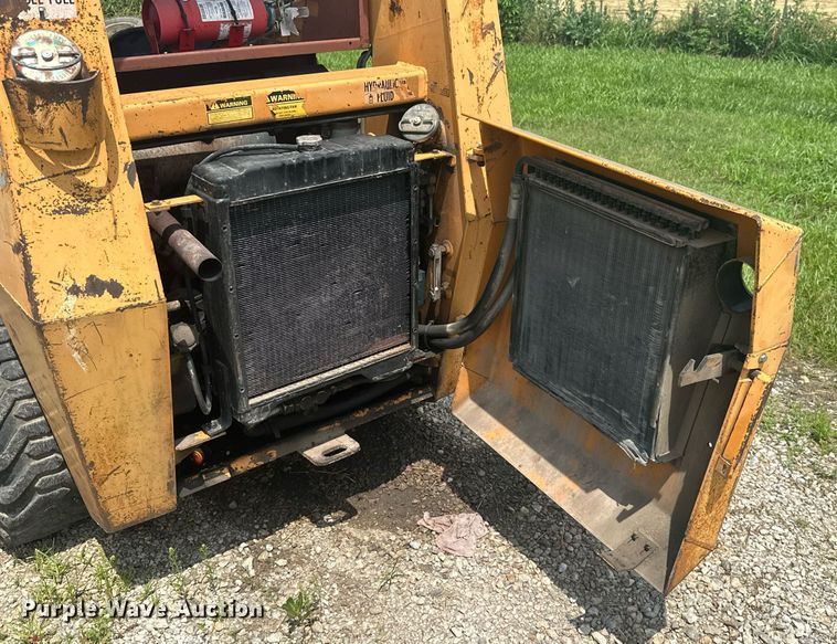 image for item MB9567 1987 Case 1835C  skid steer loader