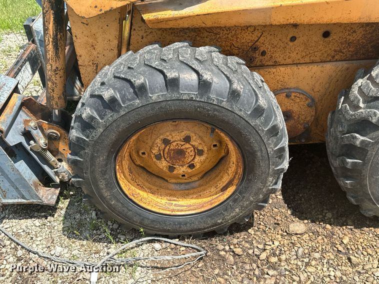 image for item MB9567 1987 Case 1835C  skid steer loader