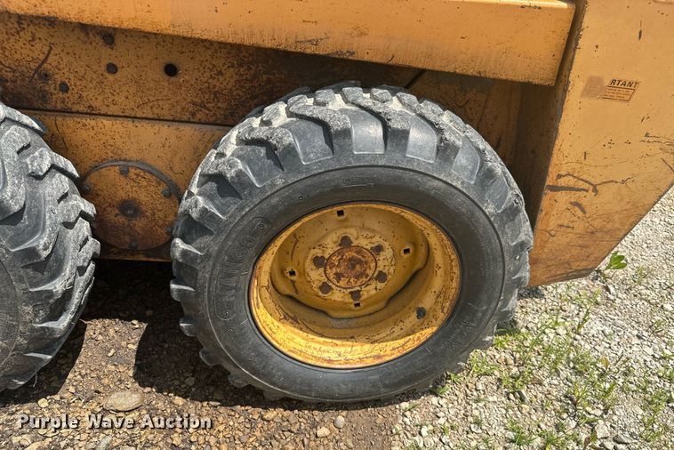 image for item MB9567 1987 Case 1835C  skid steer loader