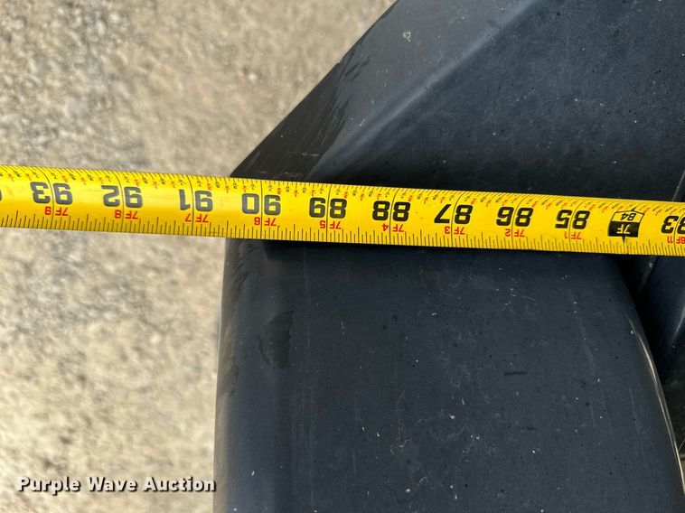 image for item MB9606 2001 Sun Tracker  pontoon boat