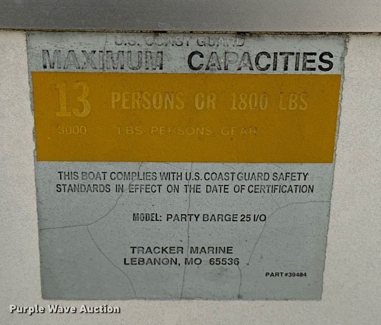 image for item MB9606 2001 Sun Tracker  pontoon boat