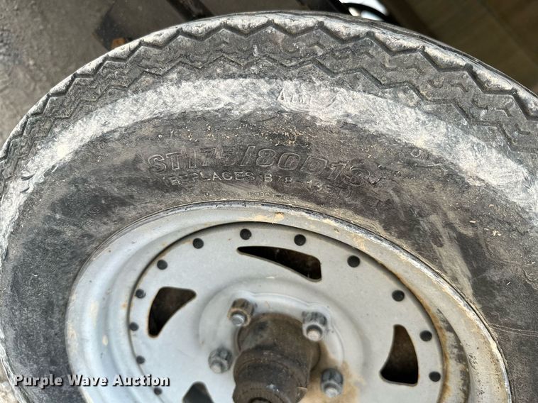 image for item MB9606 2001 Sun Tracker  pontoon boat