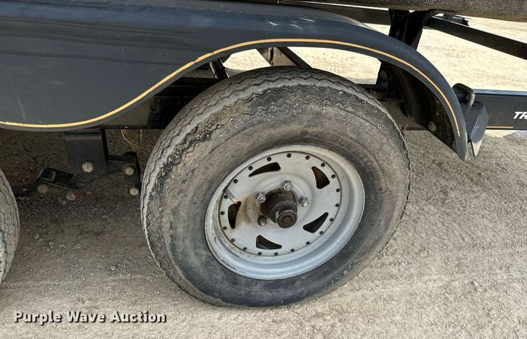 image for item MB9606 2001 Sun Tracker  pontoon boat