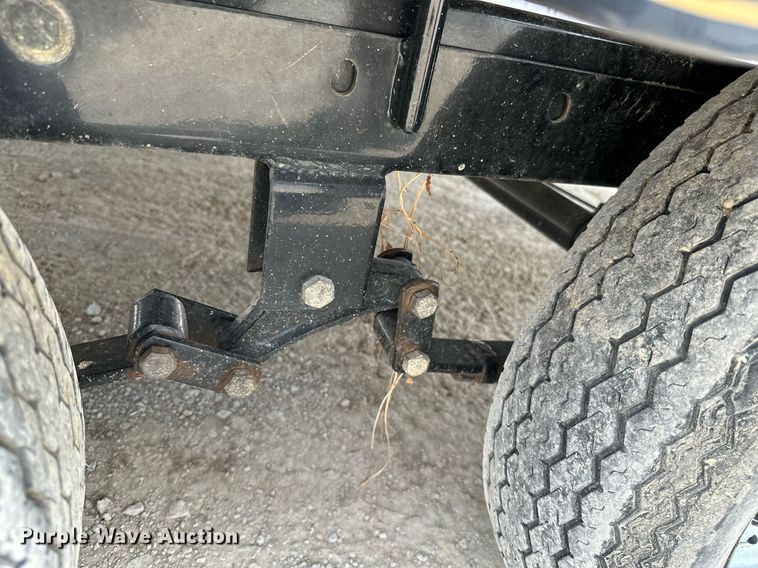 image for item MB9606 2001 Sun Tracker  pontoon boat