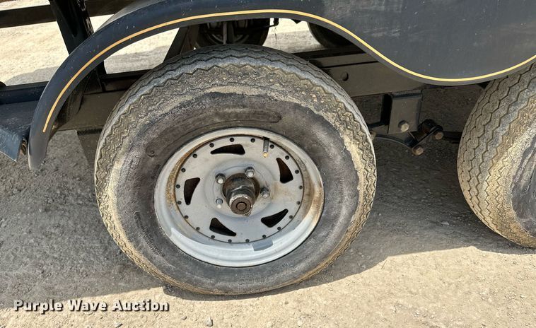 image for item MB9606 2001 Sun Tracker  pontoon boat