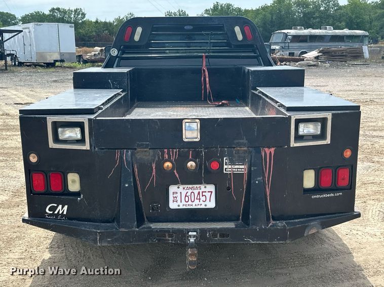 image for item MB9609 2011 GMC Sierra 3500HD  Crew Cab flatbed pickup truck