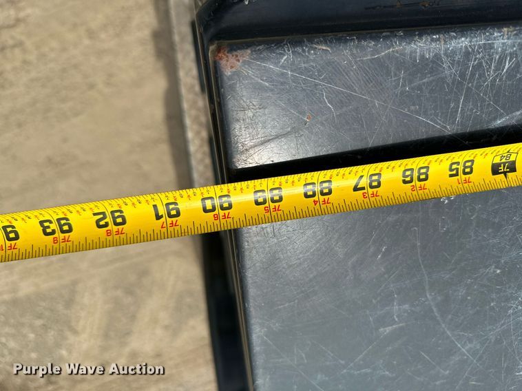 image for item MB9609 2011 GMC Sierra 3500HD  Crew Cab flatbed pickup truck