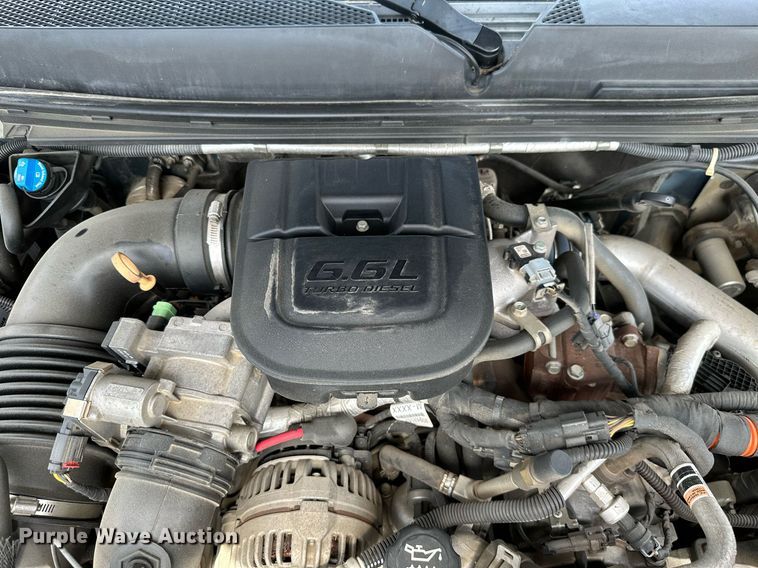 image for item MB9609 2011 GMC Sierra 3500HD  Crew Cab flatbed pickup truck