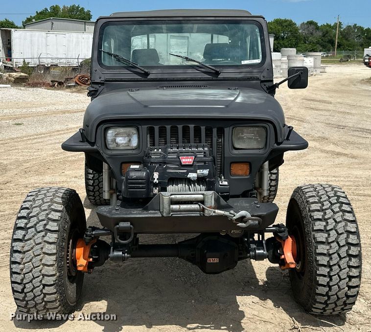 image for item MB9610 1994 Jeep Wrangler  SUV