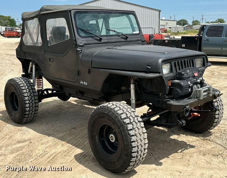 image for item MB9610 1994 Jeep Wrangler  SUV