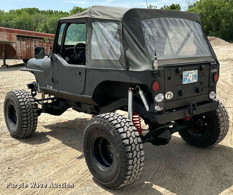 image for item MB9610 1994 Jeep Wrangler  SUV