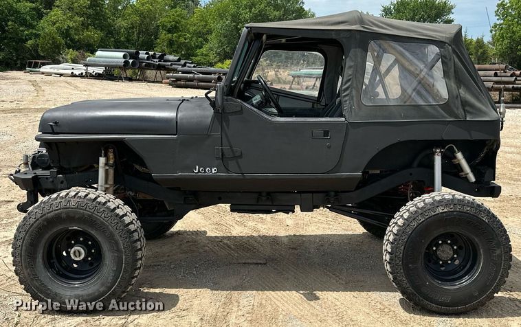 image for item MB9610 1994 Jeep Wrangler  SUV