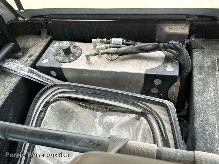 image for item MB9610 1994 Jeep Wrangler  SUV