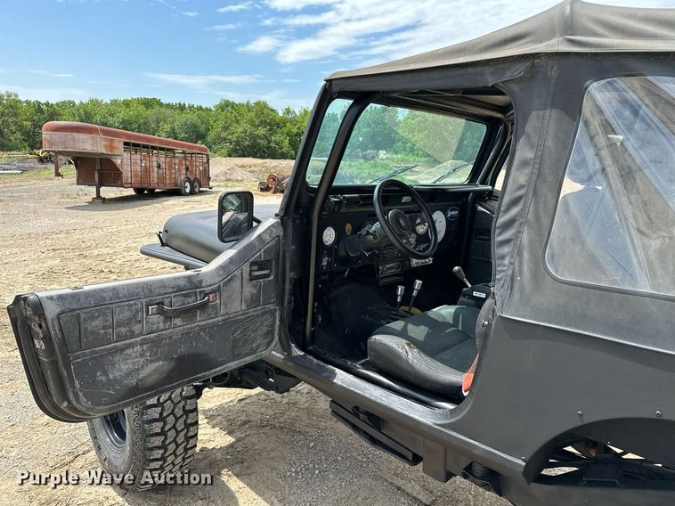 image for item MB9610 1994 Jeep Wrangler  SUV