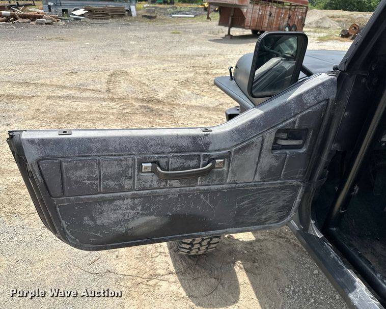 image for item MB9610 1994 Jeep Wrangler  SUV