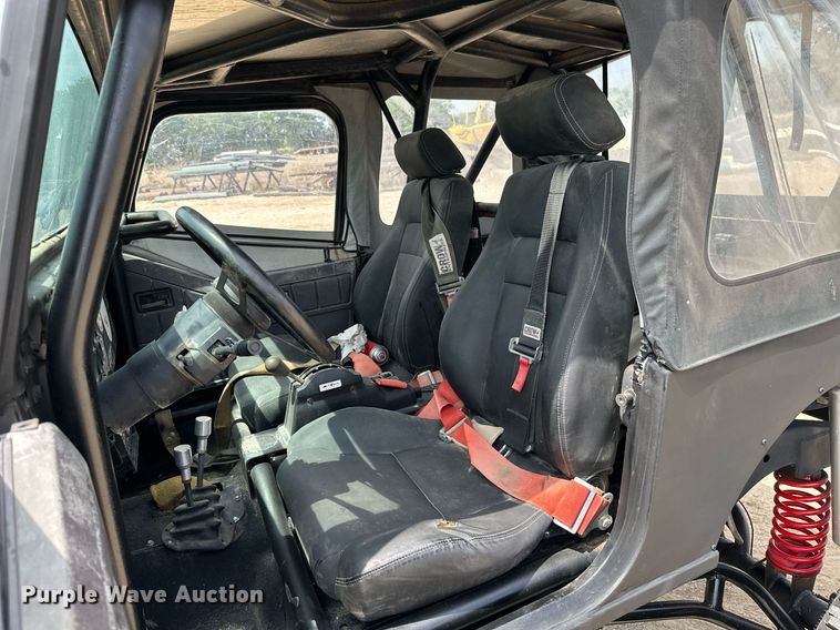 image for item MB9610 1994 Jeep Wrangler  SUV