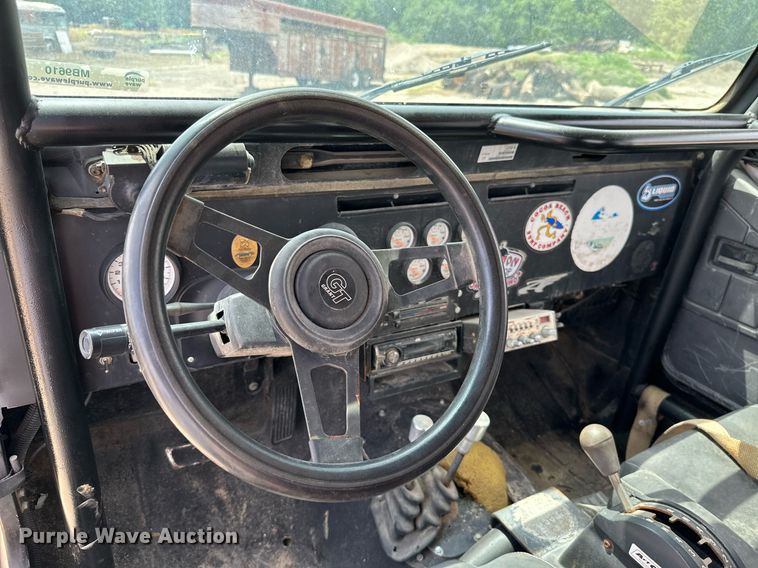 image for item MB9610 1994 Jeep Wrangler  SUV