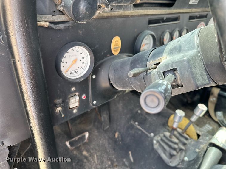 image for item MB9610 1994 Jeep Wrangler  SUV