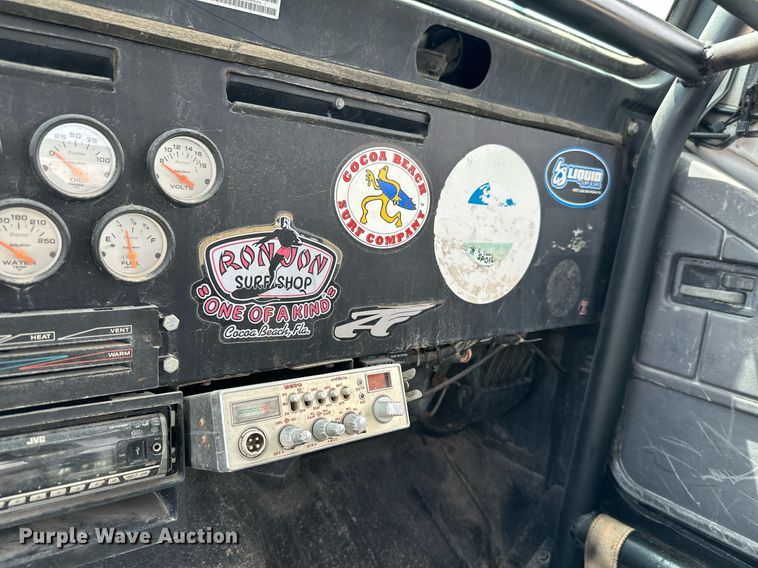 image for item MB9610 1994 Jeep Wrangler  SUV