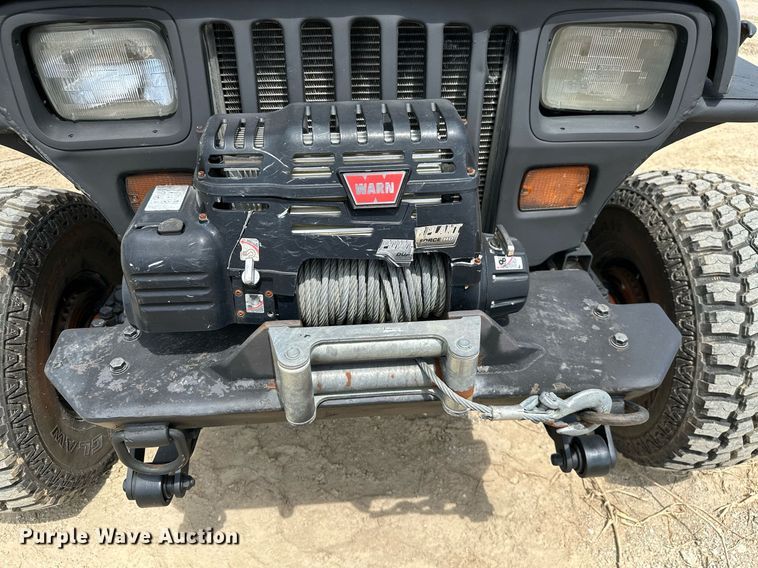 image for item MB9610 1994 Jeep Wrangler  SUV