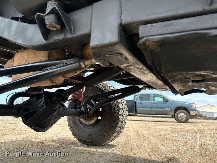 image for item MB9610 1994 Jeep Wrangler  SUV