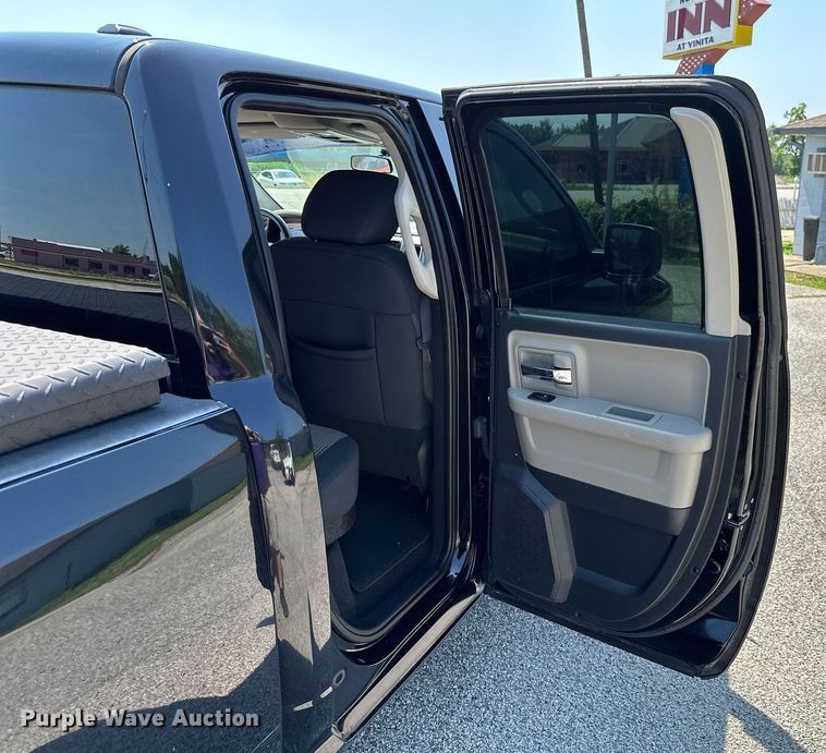 image for item MB9622 2012 Dodge Ram 1500 Big Horn  Quad Cab pickup truck