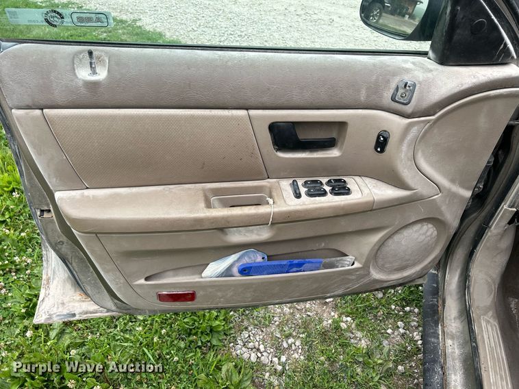 image for item MC9970 2003 Ford Taurus SE