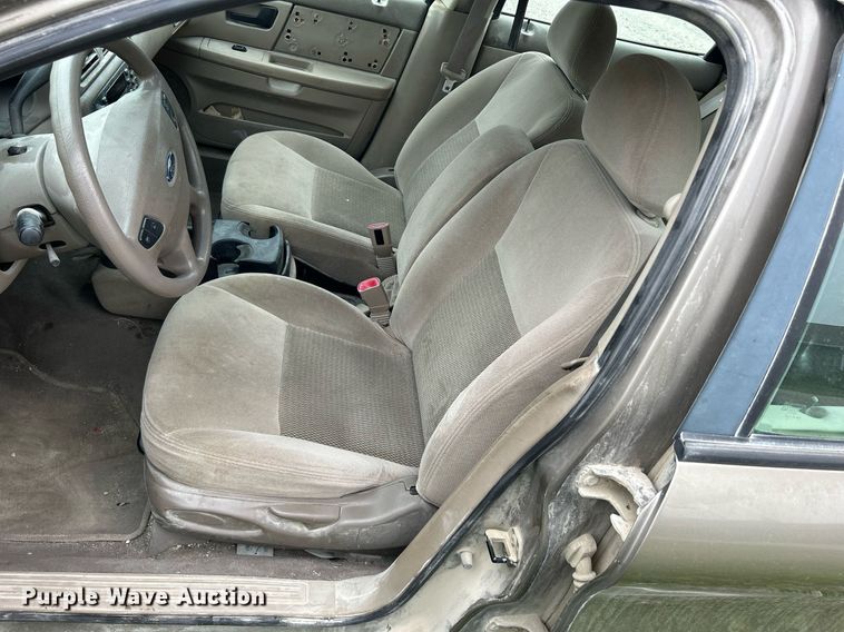 image for item MC9970 2003 Ford Taurus SE