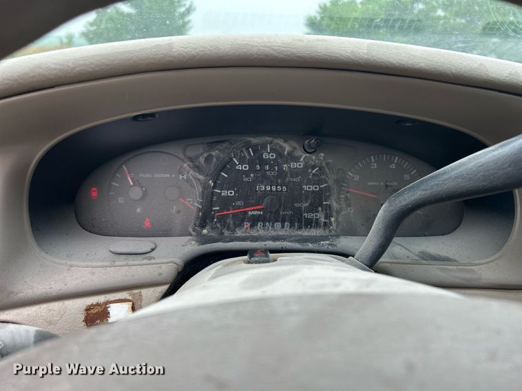 image for item MC9970 2003 Ford Taurus SE