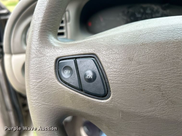 image for item MC9970 2003 Ford Taurus SE