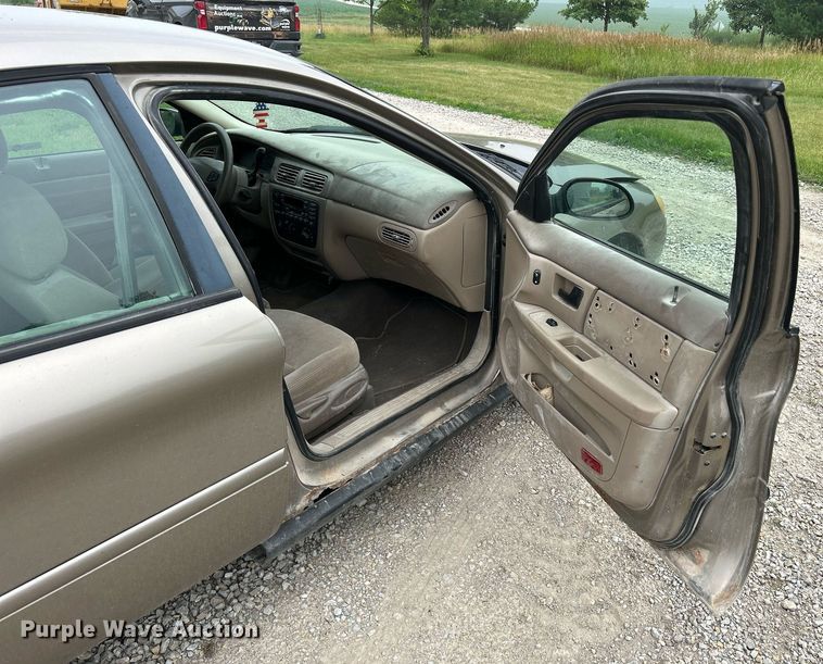 image for item MC9970 2003 Ford Taurus SE