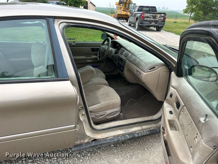 image for item MC9970 2003 Ford Taurus SE