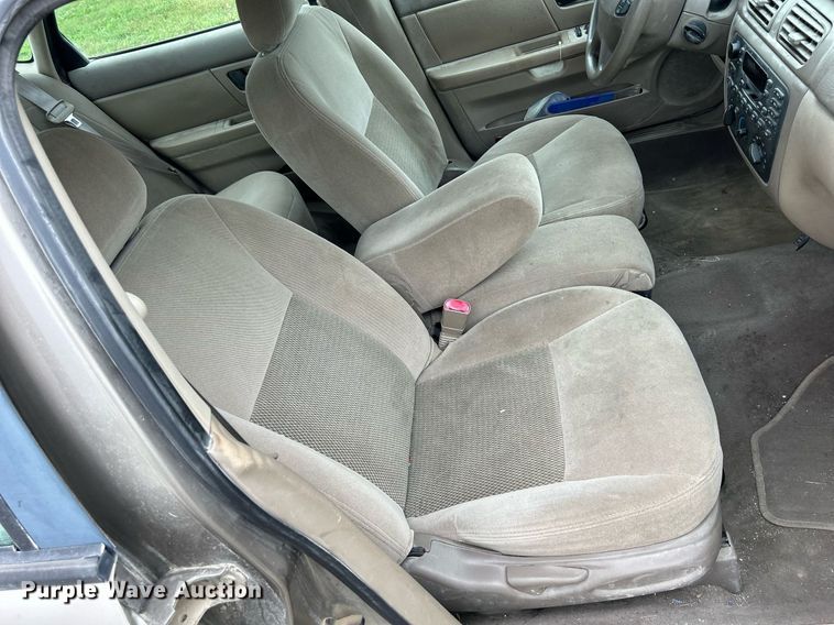 image for item MC9970 2003 Ford Taurus SE
