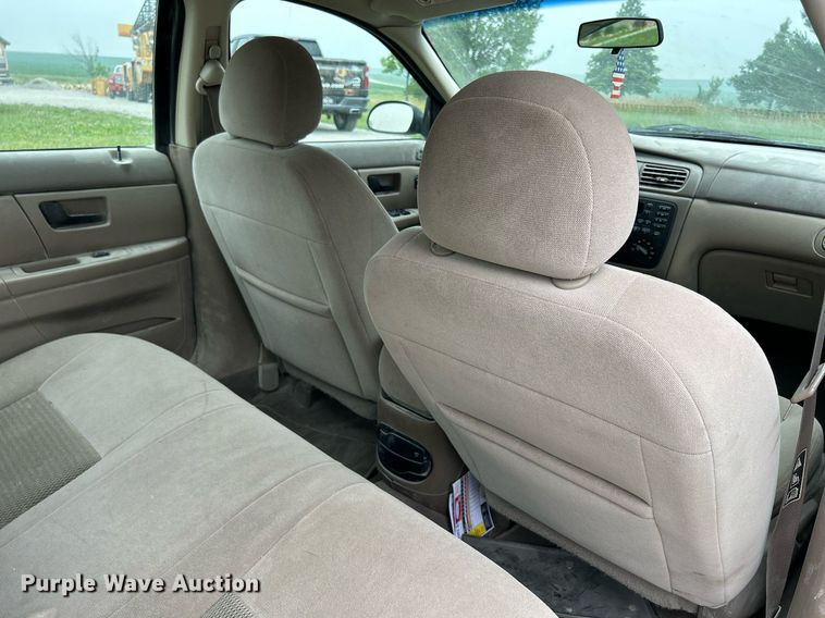 image for item MC9970 2003 Ford Taurus SE